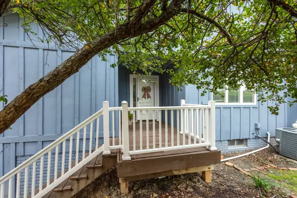 6401 Utica Ridge Road #12, Davenport, IA 52807