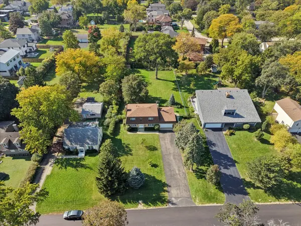 904 Elmdale Road, Glenview, IL 60025