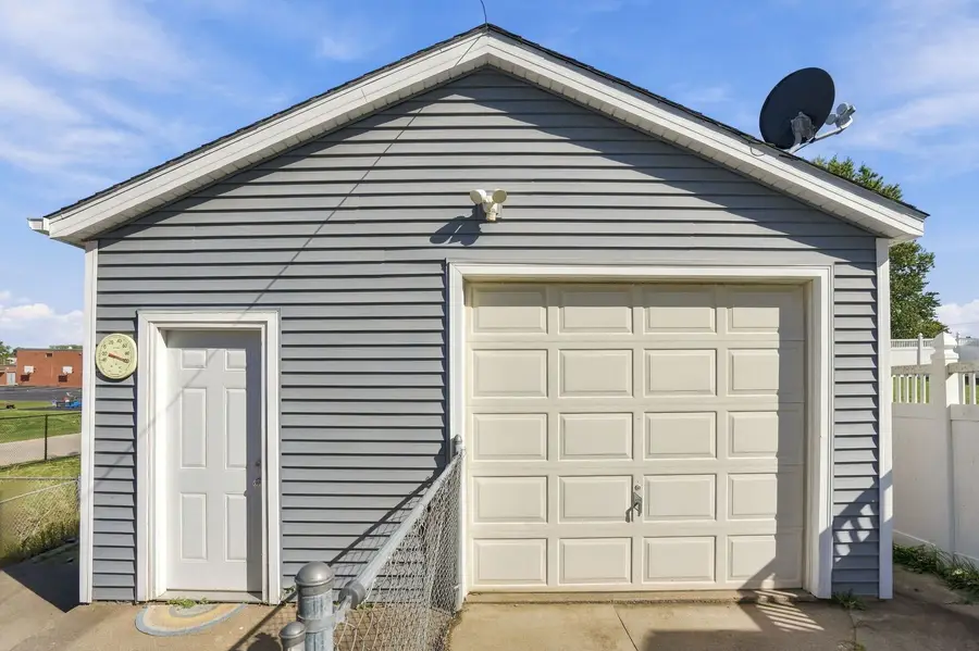 1925 N Elsie Avenue, Davenport, IA 52804 - #3
