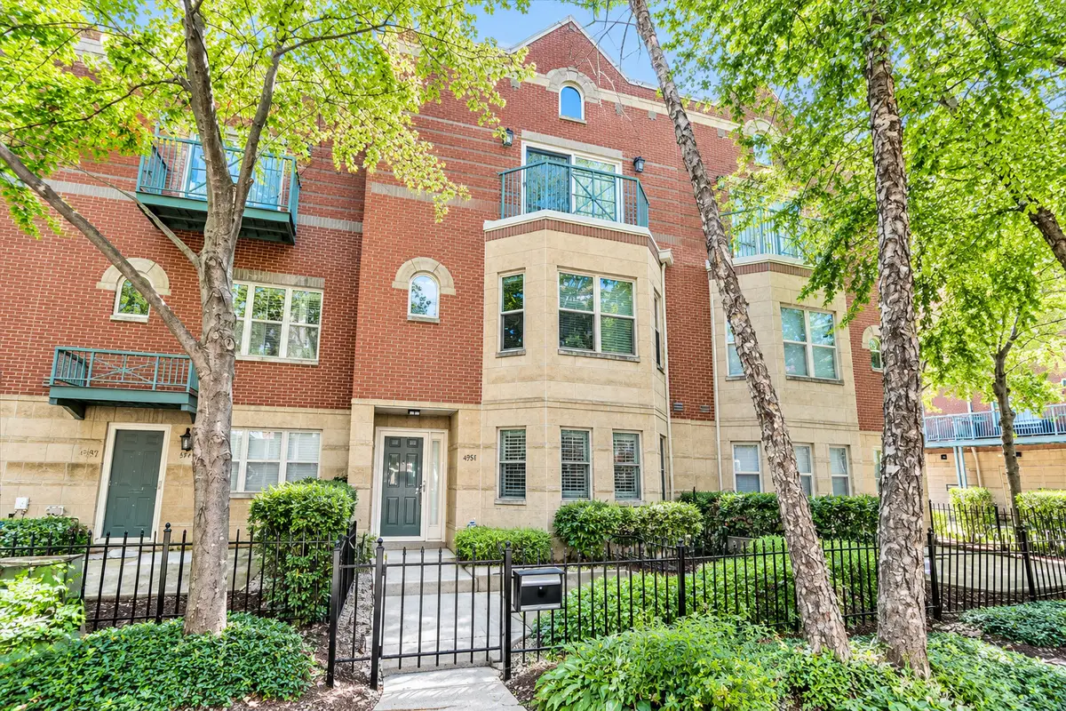 4530 S Woodlawn Avenue #305, Chicago, IL 60653 - #1