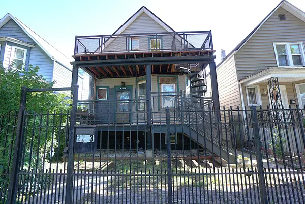2233 N Kenneth Avenue, Chicago, IL 60639