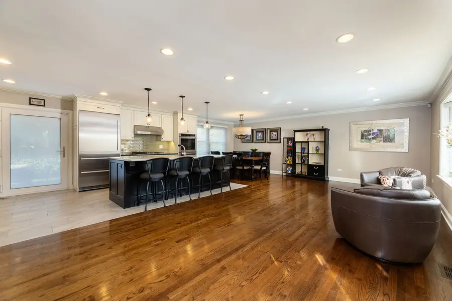 2612 N Waterman Avenue, Arlington Heights, IL 60004 - #3