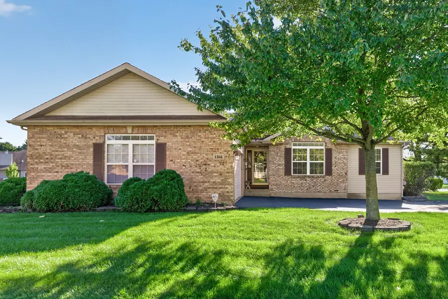 1366 Knolls S Avenue, Dekalb, IL 60115 - #2