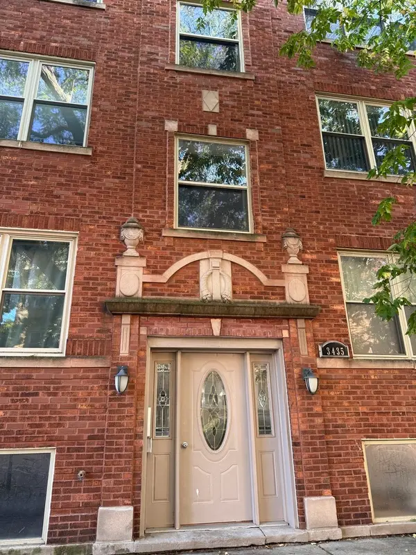 3435 W Berteau #3B, Chicago, IL 60618