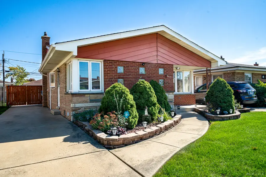 8607 S Tripp Avenue, Chicago, IL 60652 - #2