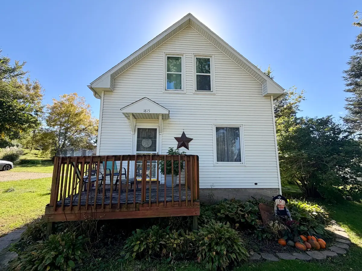 1815 22nd Avenue S, Clinton, IA 52372 - #1