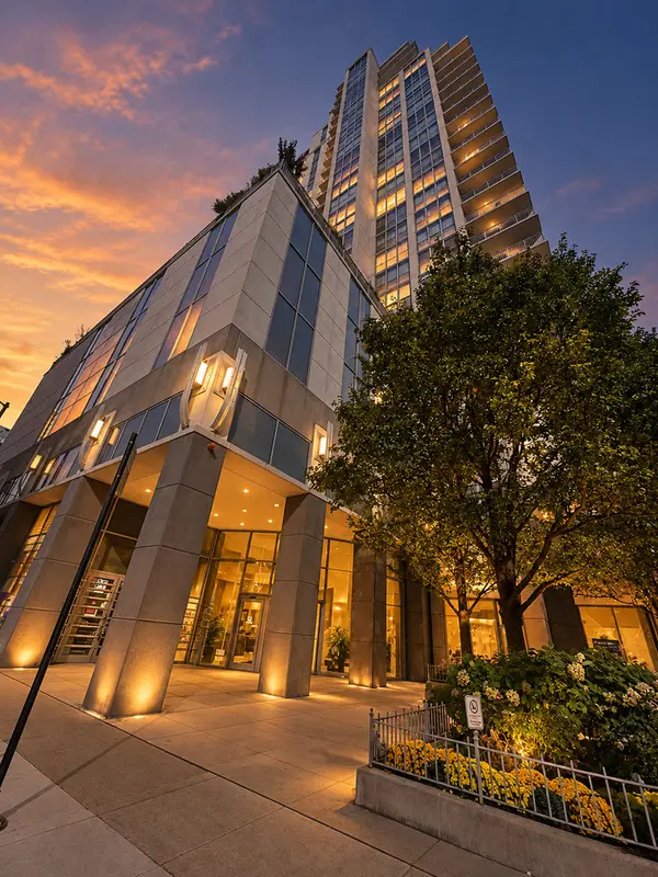 200 W Grand Avenue #1506, Chicago, IL 60610