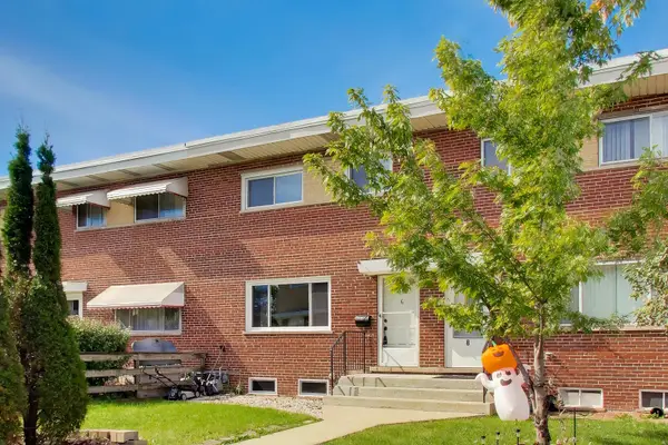 6 E Judith Ann Drive, Mount Prospect, IL 60056