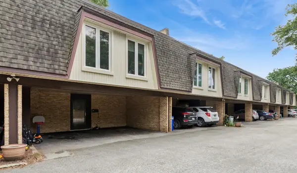 1835 Tanglewood Drive #G, Glenview, IL 60025