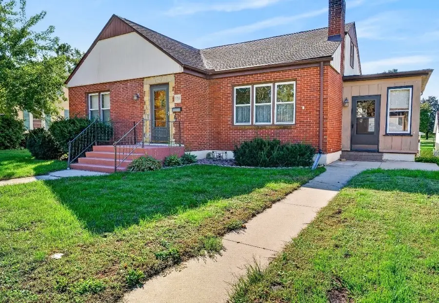 1010 10th Avenue, Fulton, IL 61252 - #2
