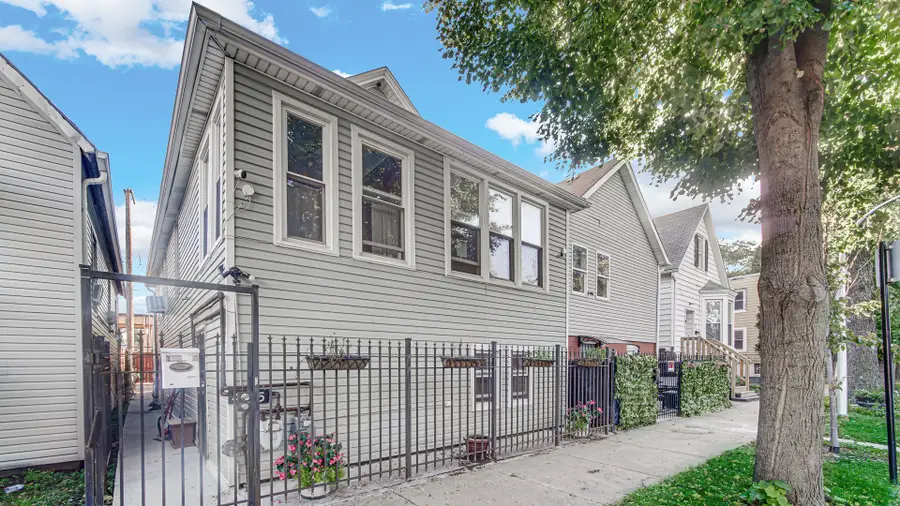 4425 W Carroll Avenue, Chicago, IL 60624 - #3