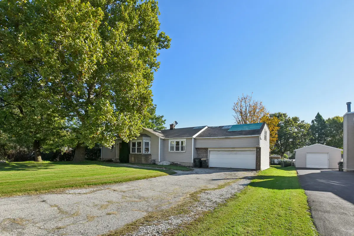 3409 N Betty Drive, Arlington Heights, IL 60004 - #1