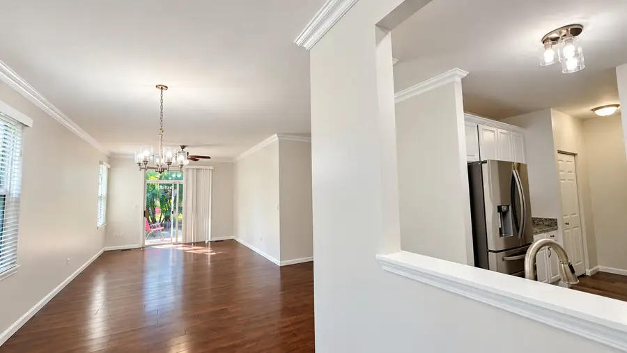 1216 N Brookdale Drive #1216, Carpentersville, IL 60110 - #3