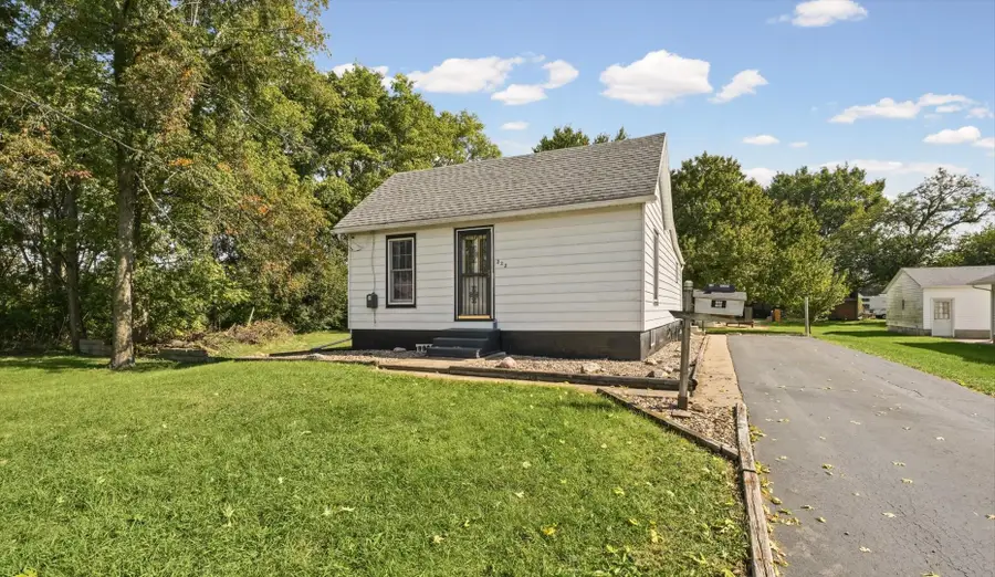222 S West Street, Gibson City, IL 60936 - #2