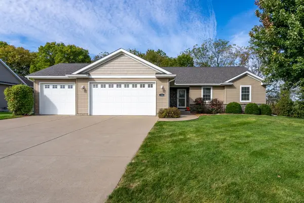 116 Fenceline Drive, Blue Grass, IA 52726