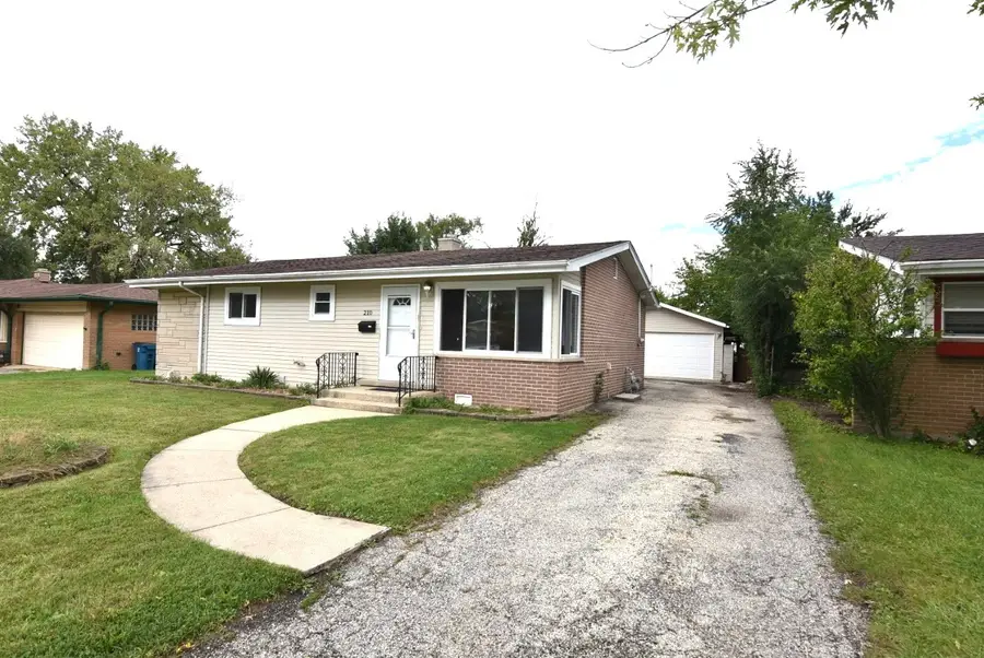 210 E Myrick Avenue, Addison, IL 60101 - #2
