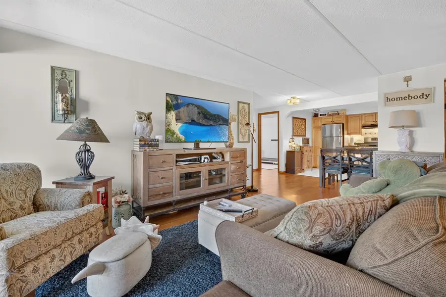 4660 N Austin Avenue #211, Chicago, IL 60630 - #2