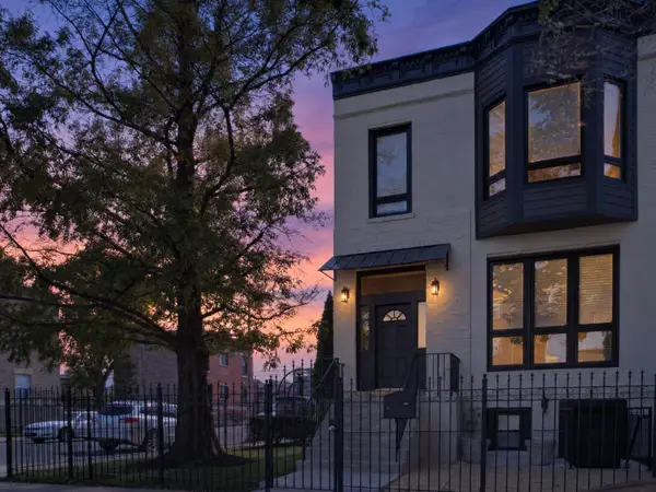 2703 W Warren Boulevard, Chicago, IL 60612