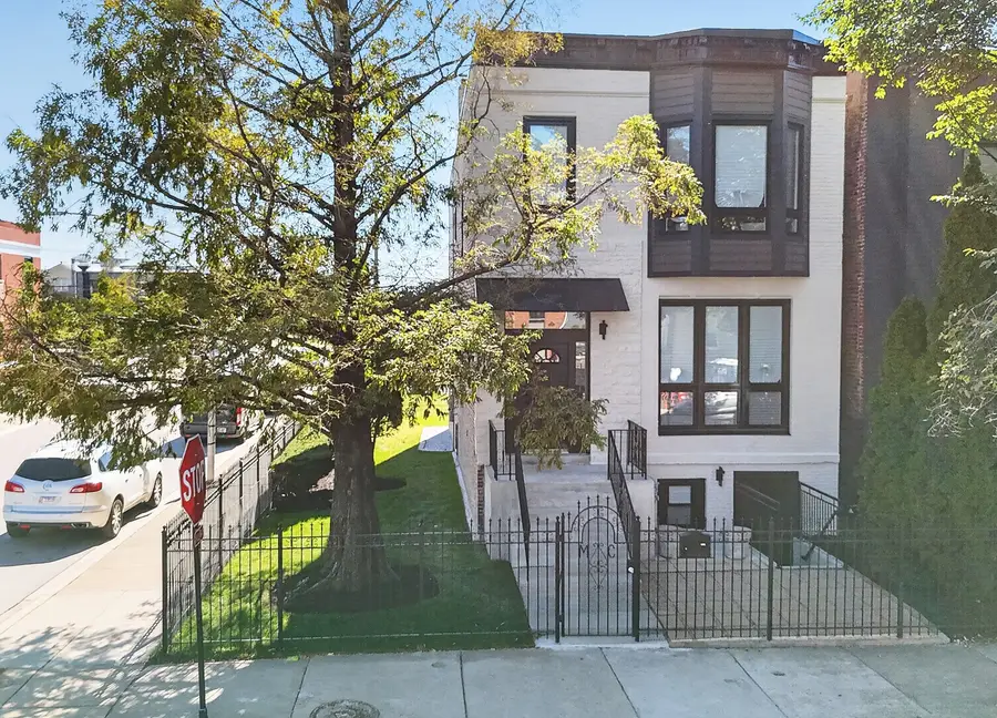 2703 W Warren Boulevard, Chicago, IL 60612 - #3
