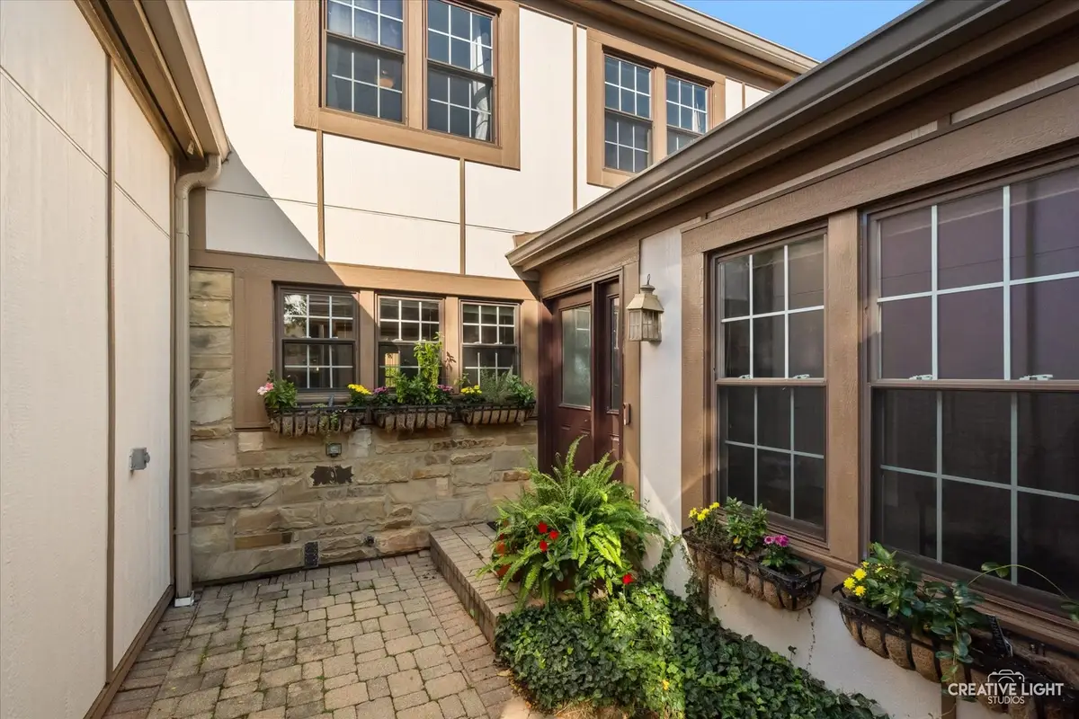 1045 Wheaton Oaks Drive, Wheaton, IL 60187 - #1