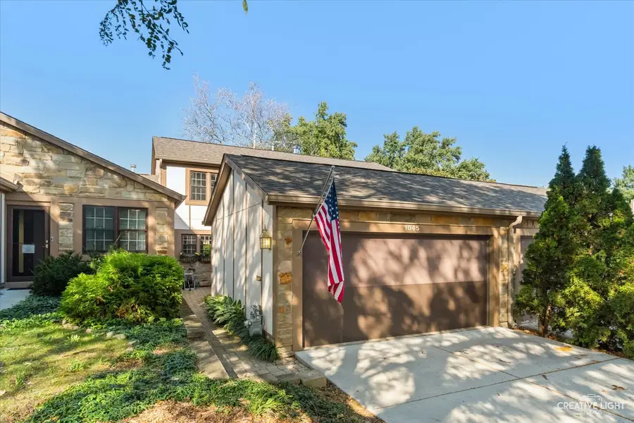 1045 Wheaton Oaks Drive, Wheaton, IL 60187 - #3