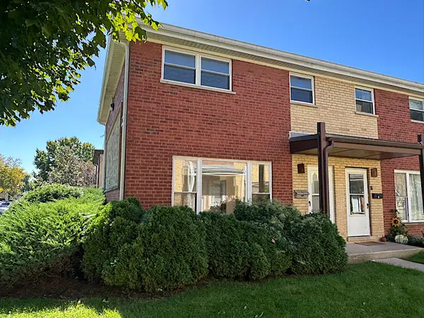 218 Linn Court #A, North Aurora, IL 60542