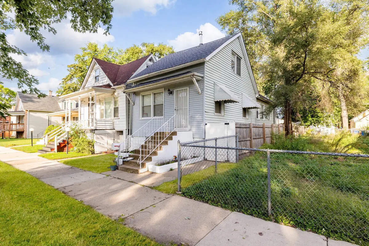 8031 S Woodlawn Avenue, Chicago, IL 60619 - #1