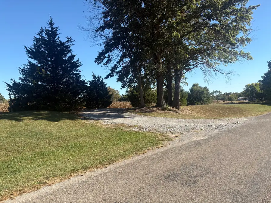 1202 S Mudline Road, Murphysboro, IL 62966 - #3