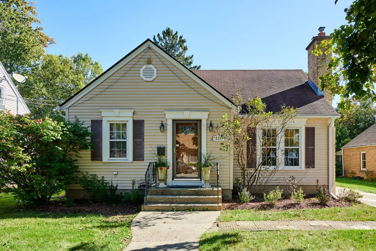 515 Preston Avenue, Elgin, IL 60120 - #1