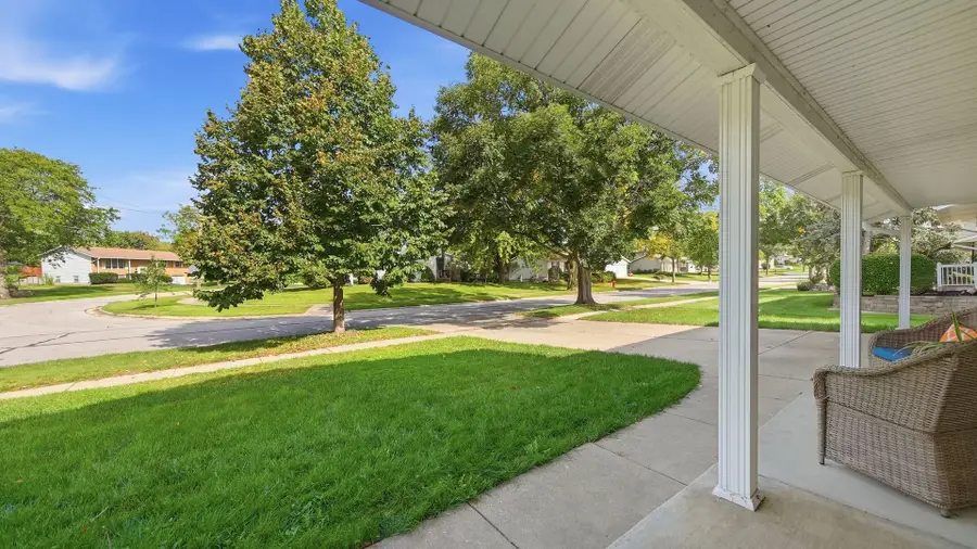 1363 E Kenilworth Avenue, Palatine, IL 60074 - #2