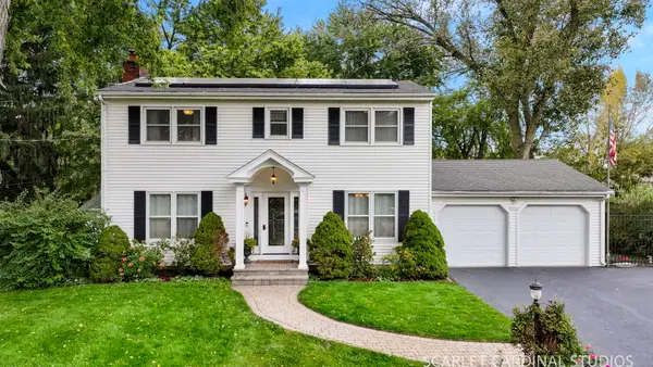 7S339 Midfield Drive, Aurora, IL 60506