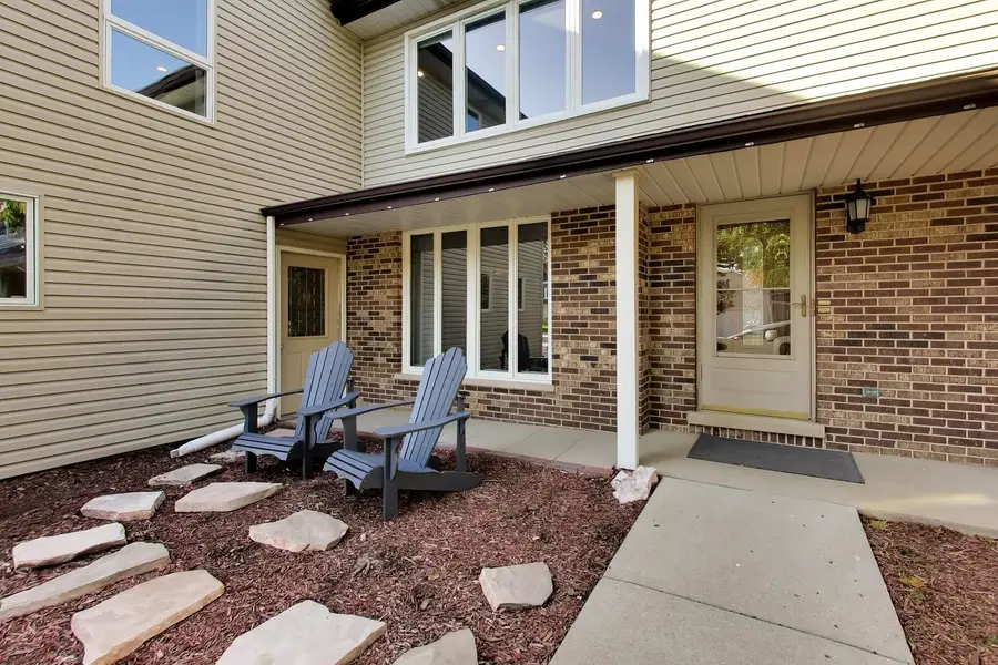 1000 E Ardyce Lane, Mount Prospect, IL 60056 - #3