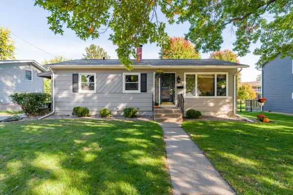 1828 E 32nd Street, Davenport, IA 52807