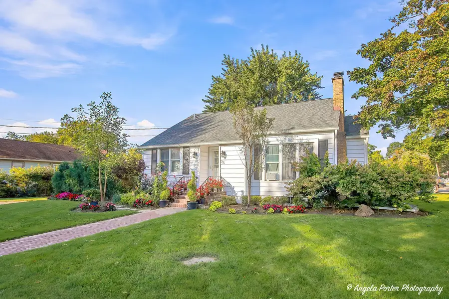 906 Ridge Avenue, Mundelein, IL 60060 - #2