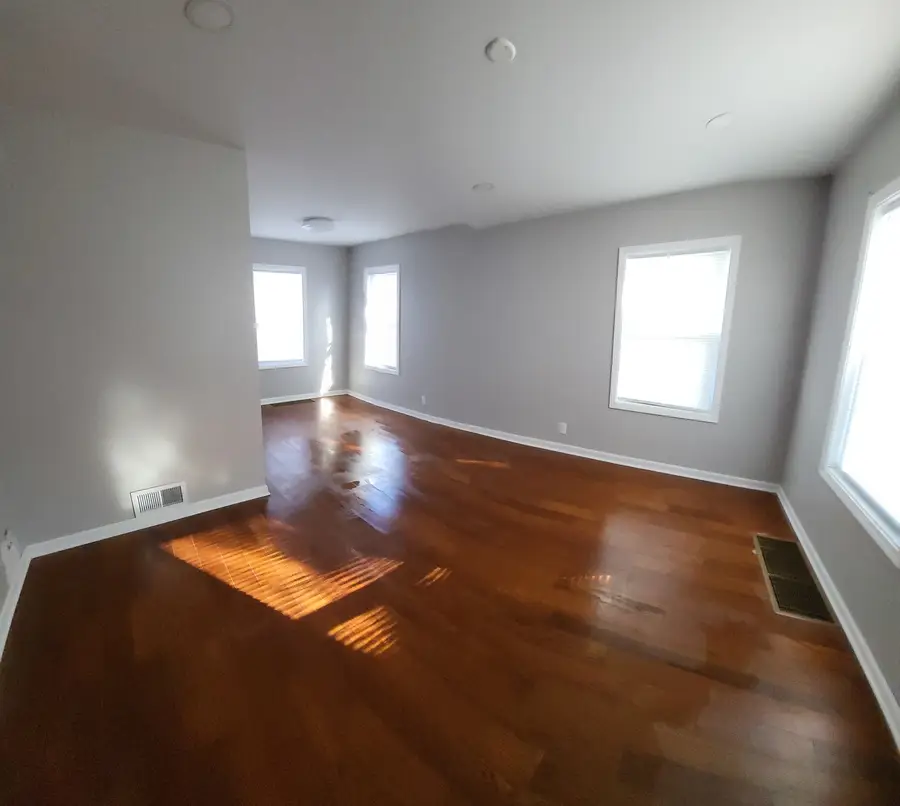 10809 S Avenue O, Chicago, IL 60617 - #3