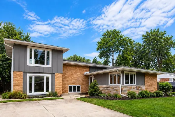 558 E Park Avenue, Elmhurst, IL 60126