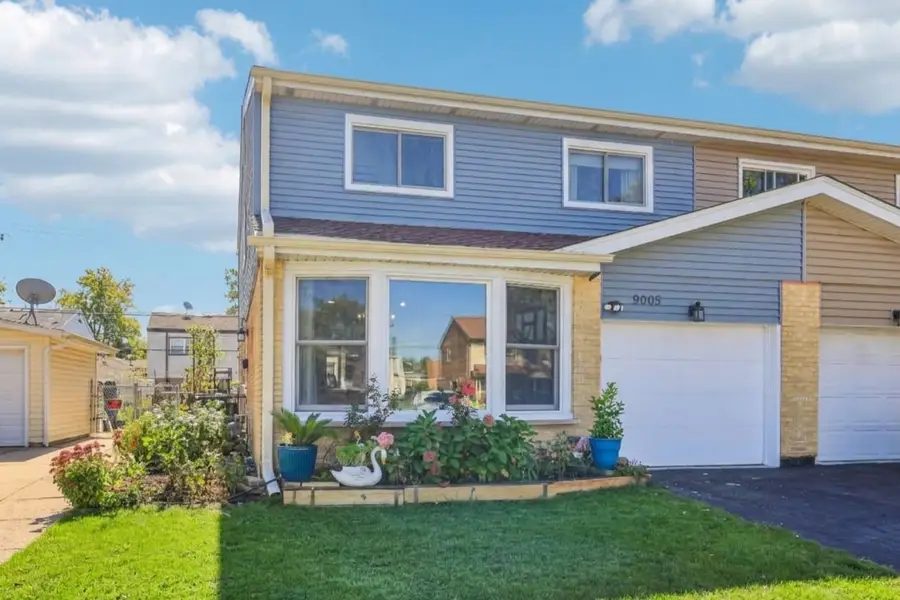 9041 W Oaks Avenue, Des Plaines, IL 60016 - #3