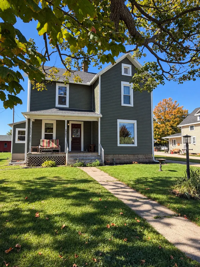 721 S Logan Street, Lena, IL 61048 - #1