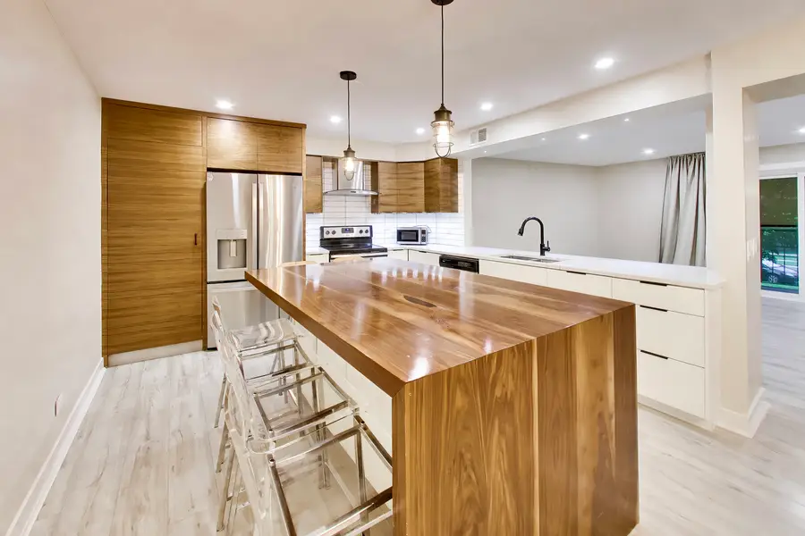 1030 S Fernandez Avenue #2B, Arlington Heights, IL 60005 - #3