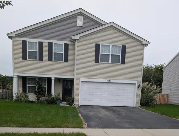 1547 Crest Drive, Pingree Grove, IL 60140