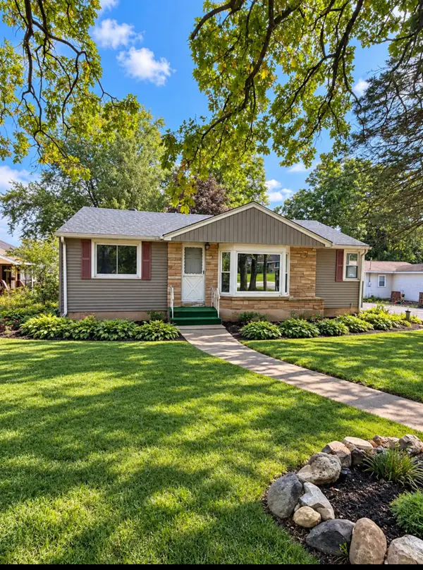 40541 N Il Route 83 Route, Antioch, IL 60002