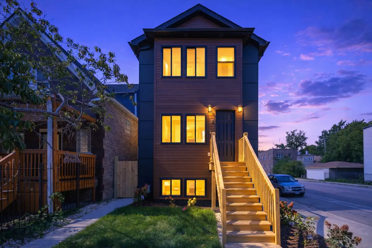 956 N Saint Louis Avenue, Chicago, IL 60651 - #1