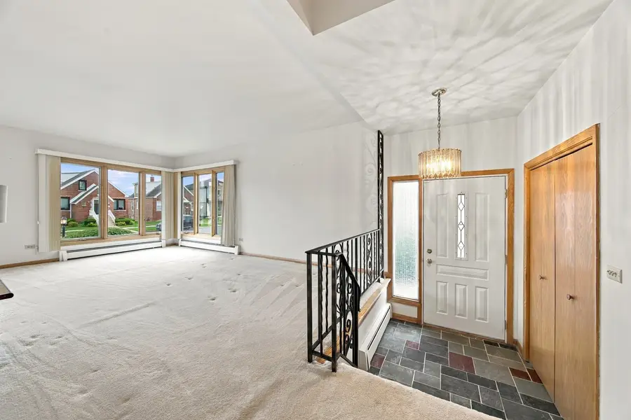 5708 S Newcastle Avenue, Chicago, IL 60638 - #3
