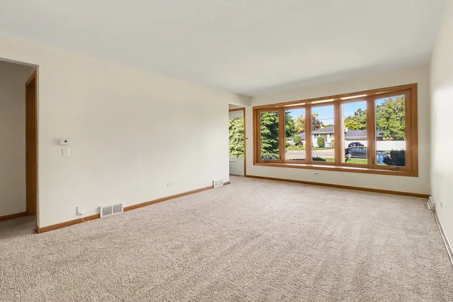 504 E Butterfield Road, Elmhurst, IL 60126 - #2