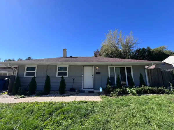 2335 Arrow Street, Carpentersville, IL 60110