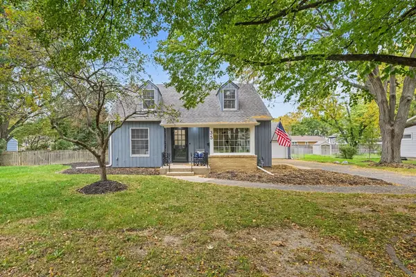 35 S Westlawn Avenue, Aurora, IL 60506