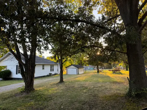 200 N Cherry Street, Desoto, IL 62924