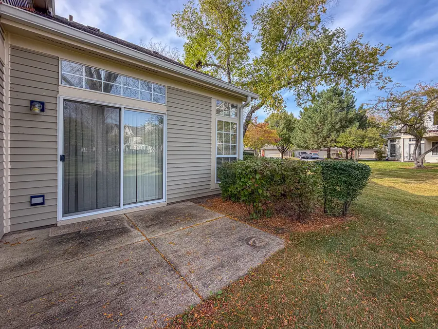343 Ashford Circle #1, Bartlett, IL 60103 - #3
