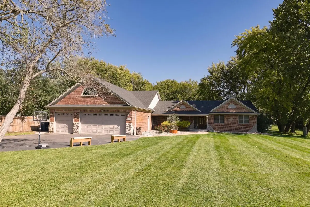 5S571 S Tuthill Road, Naperville, IL 60563 - #1