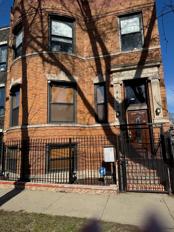 4609 S Langley Avenue, Chicago, IL 60653